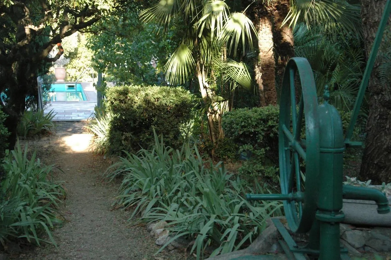 Le Vieux Logis Chambres D'Hotes La Farlede